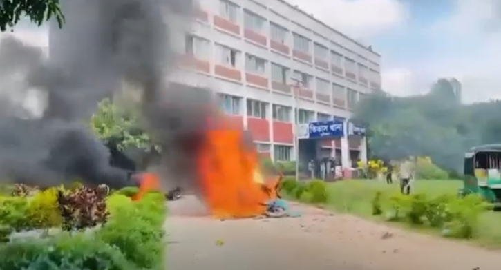 কুমিল্লায় সোমবারের সহিংসতায় নিহত ১১